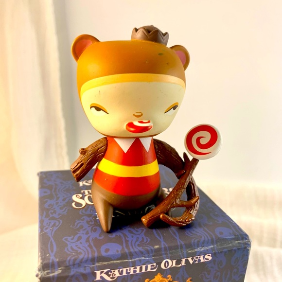 “Beaumont” Kathie Olivas The Scavengers Collection - Picture 1 of 12